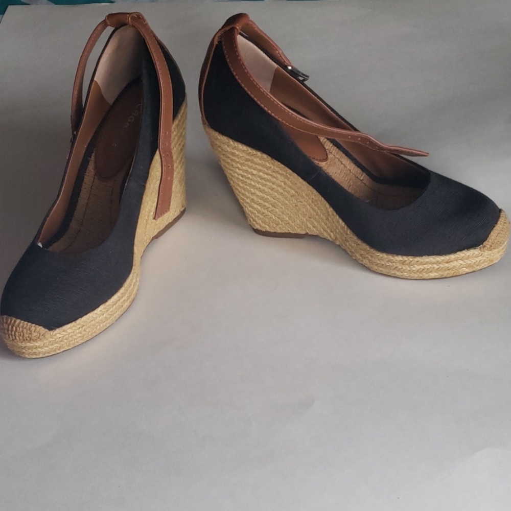 BCBGeneration wedges size 7 1/2